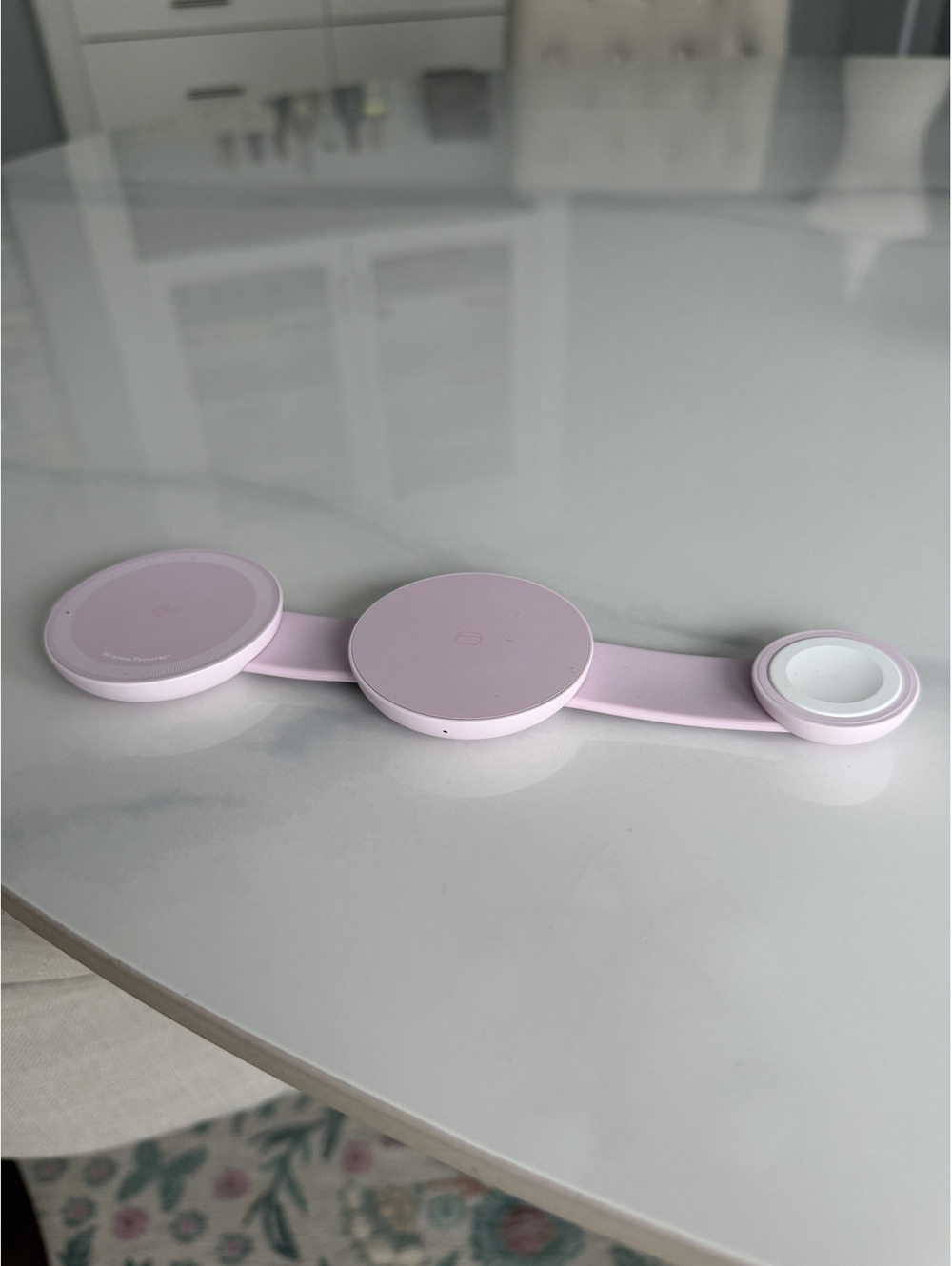 Anker MagGo UFO 3-in-1 Qi2 MagSafe Charger – Pink Aura